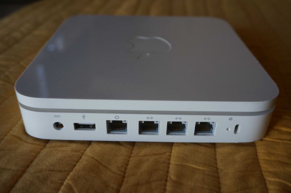 Apple AirPort A1354 Extreme Base Station 4th Generation Router64741247414787121