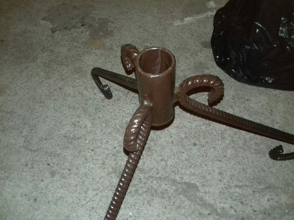 Sprzedam stojak pod choinkę