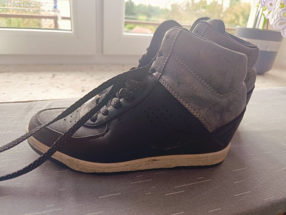 Buty na wewn koturnie mega wygodne
