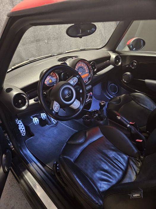 Mini Cooper 1.6 (selo antigo)