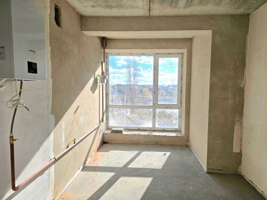 Простора однокімнатна квартира з початковим ремонтом, 2 поверх