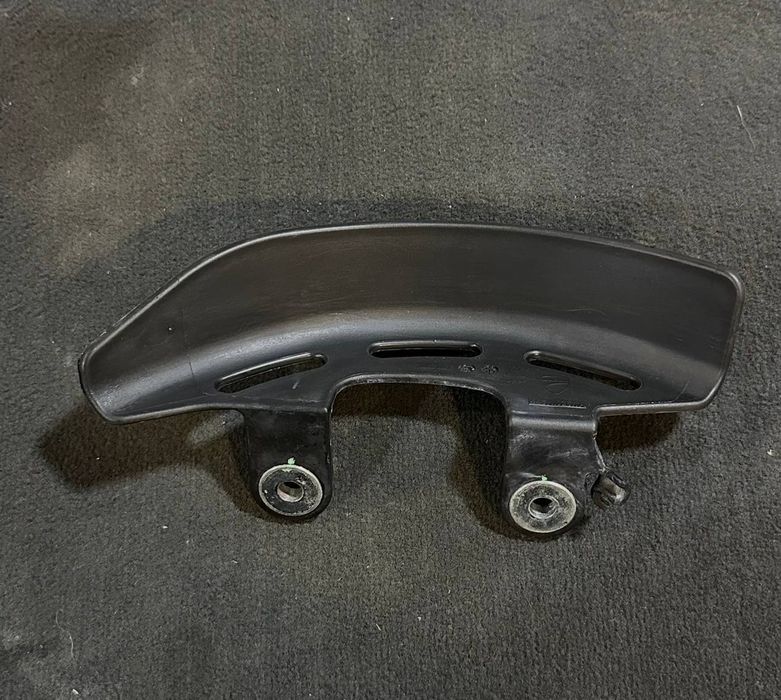 Захист ланцюга (chain guard) для мотоцикла Ducati Diavel.