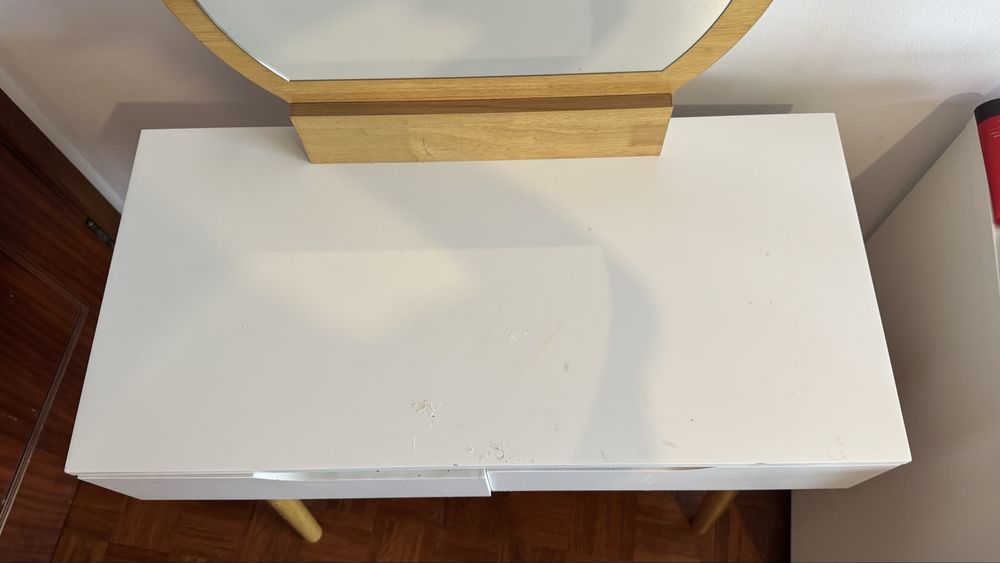 Penteadeira Hôma com espelho – estilo moderno escandinavo