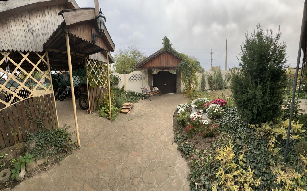 Житловий дім 240м.кв з підвалом - бомбосховищем.