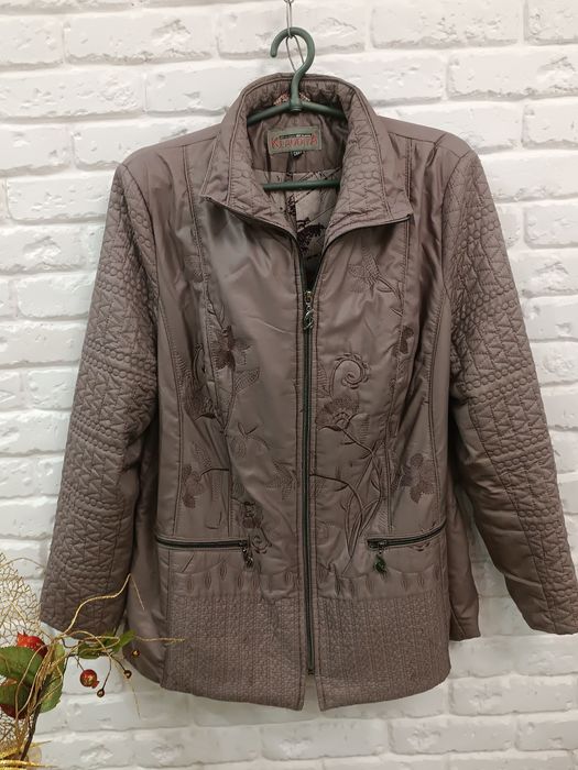 Жіноча куртка р 54