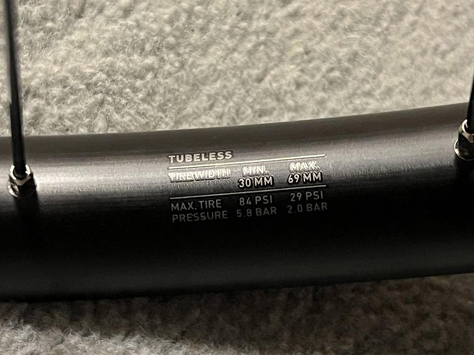 Koła Gravel 650B Dt Swiss Tanke Pillar