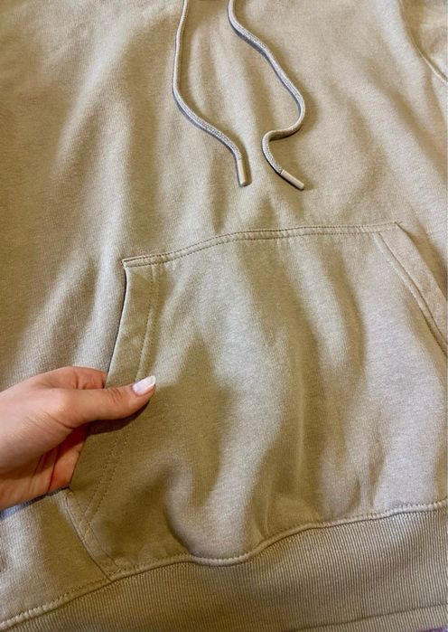 Жіночий бежевий батнік з капюшоном на флісі