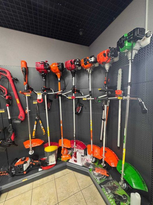 Бензиновий триммер, косарка для трави, мотокоса, бензокоса, тример