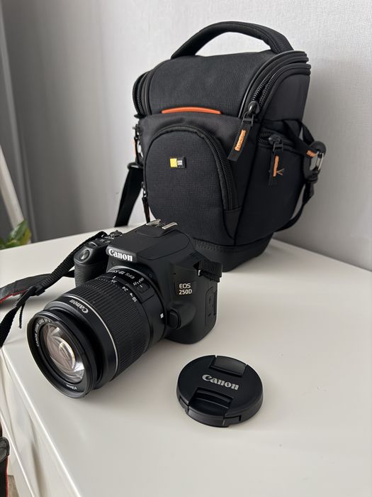 Фотоаппарат Canon EOS 250D в новому стані!