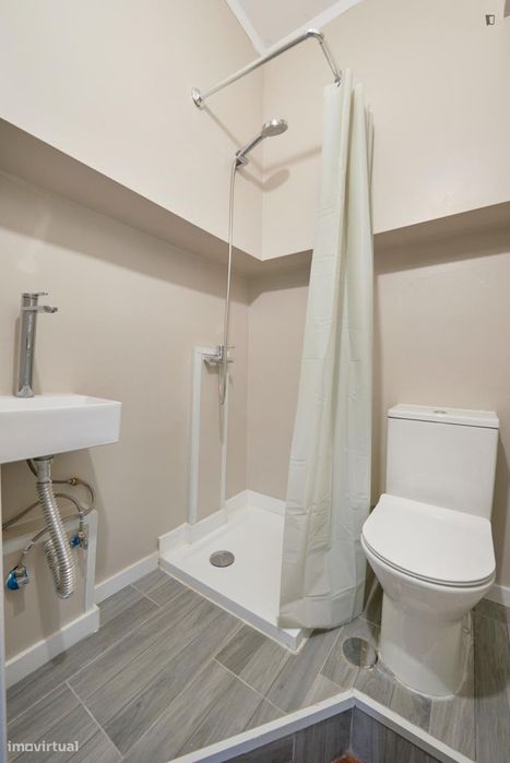 Quarto - localizado em Olaias Lisbon