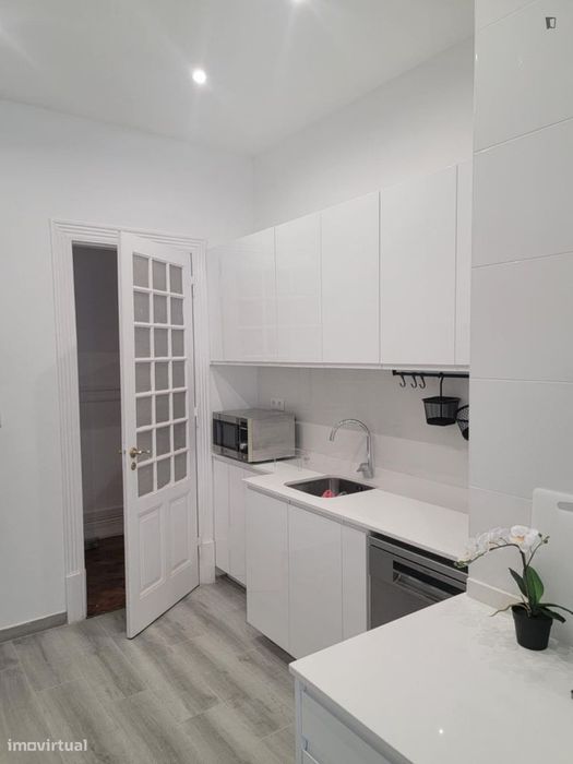 Quarto - localizado em Arroios Lisbon