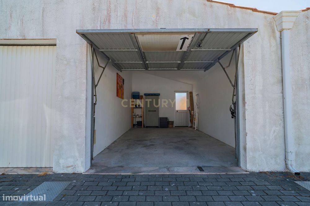 Apartamento T2 com garagem, churrasqueira e espaço exterior | Vieira d