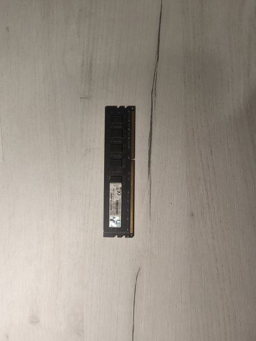 Оперативна пам'ять DDR 3 (2*4 gb)