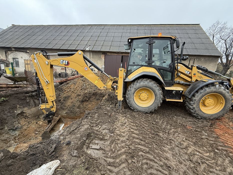 Uslugi koaprko ładowarką cat444 prace ziemne,niwelacje,ściąganie palet