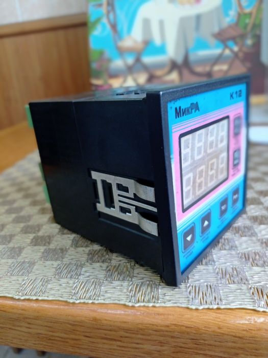 Продам программируемый контроллер .