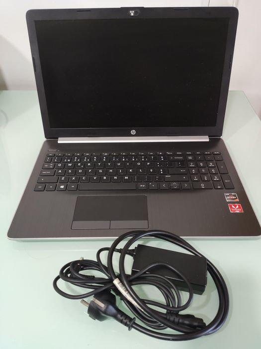 HP Laptop, AMD Ryzen™ 7 3700U with Radeon™ Vega 10 / 16 GB RAM / Windows 11 Pro64739770408577122