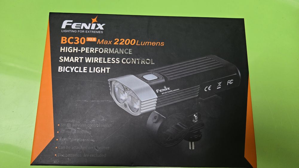 Latarka rowerowa Fenix BC30 V2.0 2200lm