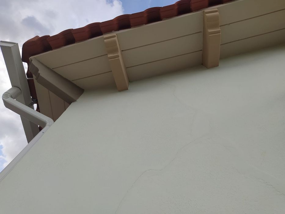 OPORTUNIDADE ÚNICA - Casa T4/T5 c/terreno