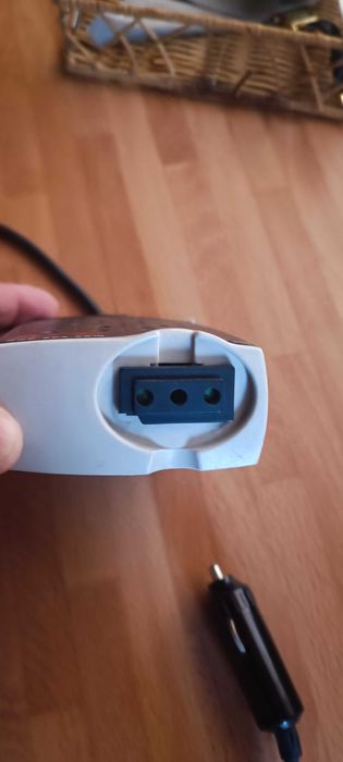 APC 12V to 220V Converter, 75W, Ideal for Laptops or Netbooks64171291483393121