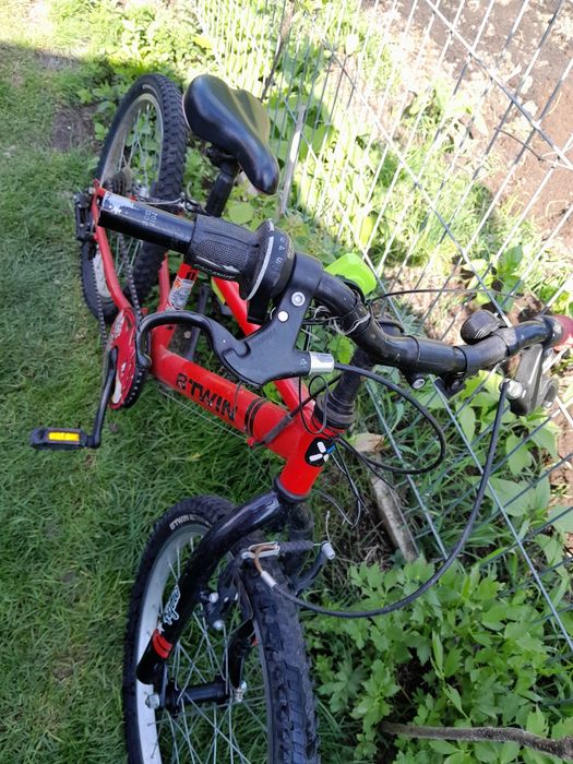 Rower dzieciecy B TWIN czerwony 20