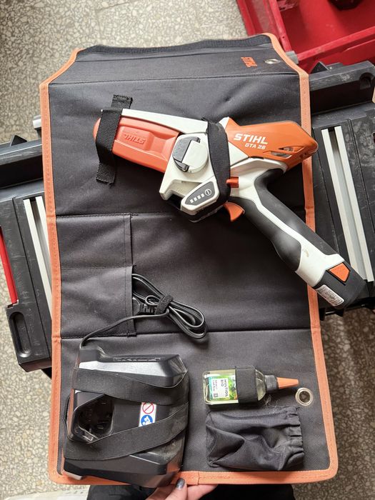 STIHL  piła lancugowa GTA26 zestaw ładowarka akumulator 2,6 ah używana sprawna