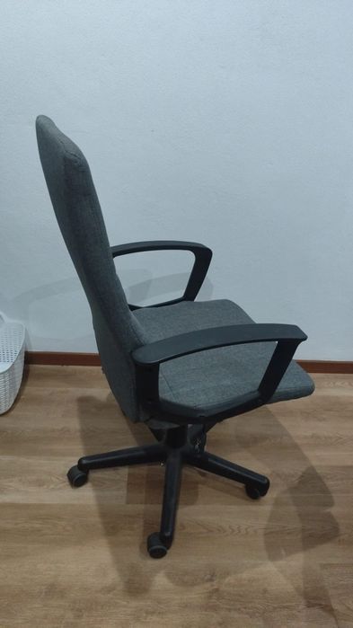 Vendo cadeira de escritório