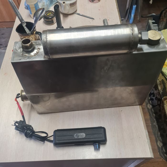 Дистилятор новий