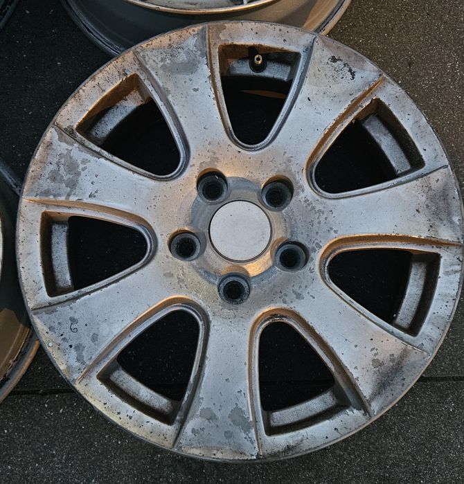 Jantes Toyota Auris (2008) R16 5x114.3
