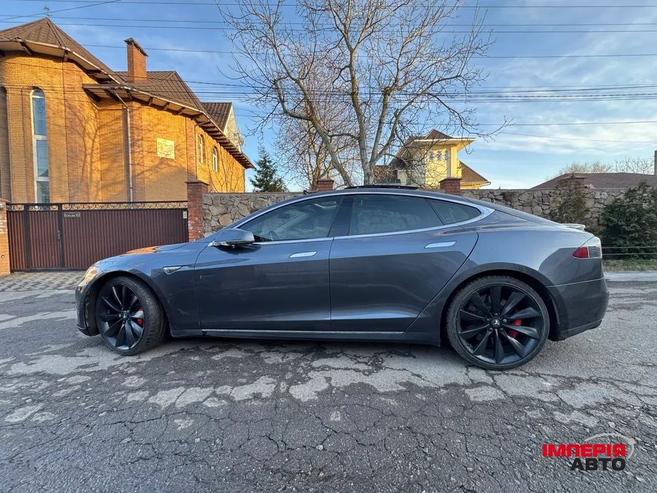 Продам Tesla model s 2015