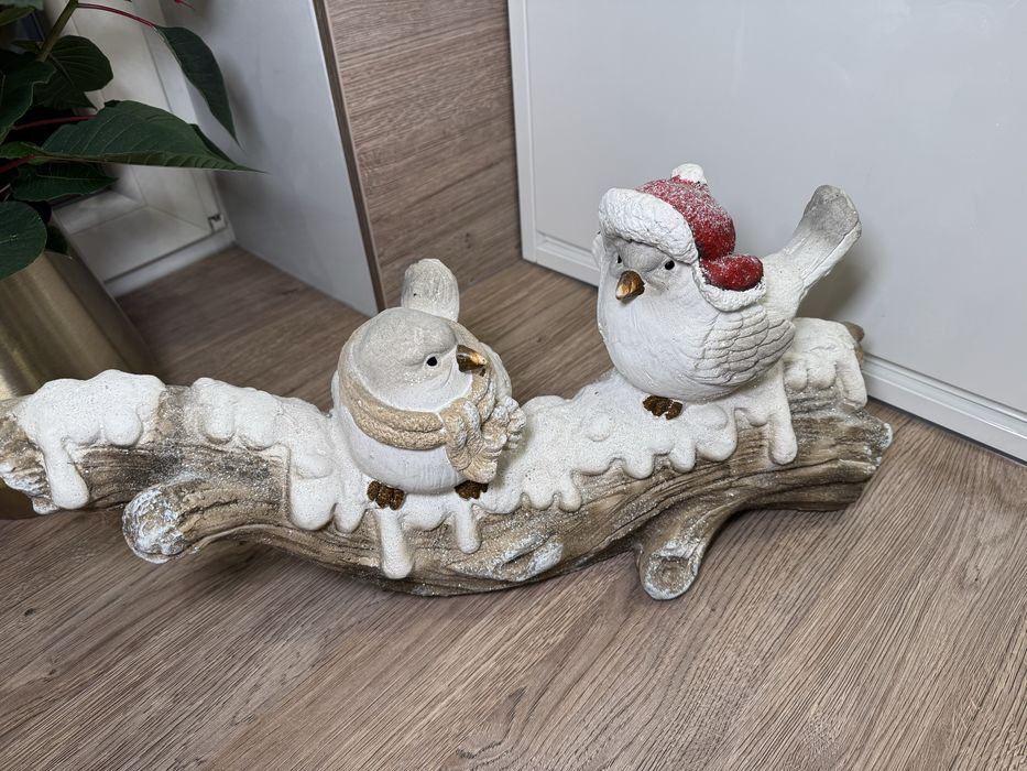 Figurka zimowa świeta ptaszki na gałęzi ceramika