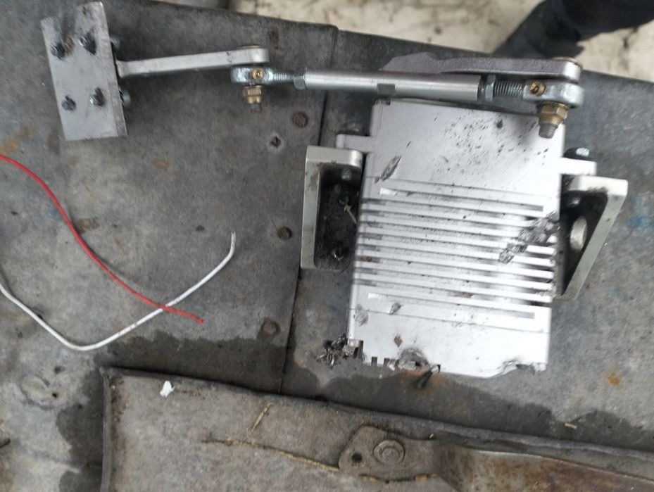 Продам 2 сервоприводи, ціна вказана за 2 штуки