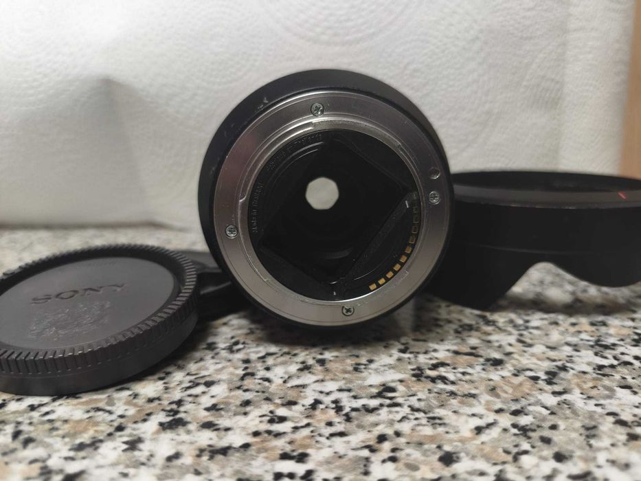 vendo lente sony 24-70 f4 full-frame em perfeitas condições