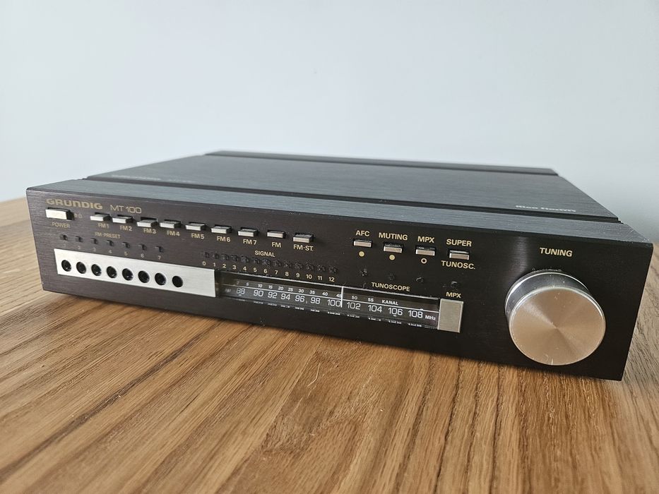 Grundig MXV 100 – klasyczny przedwzmacniacz vintage.