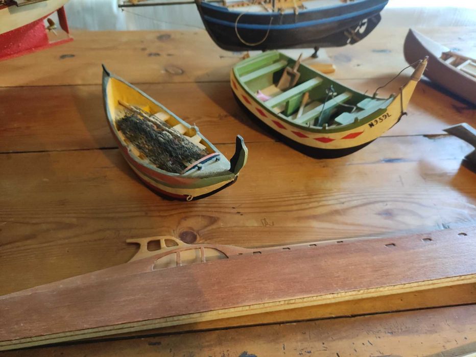 Conjunto de réplicas de barcos