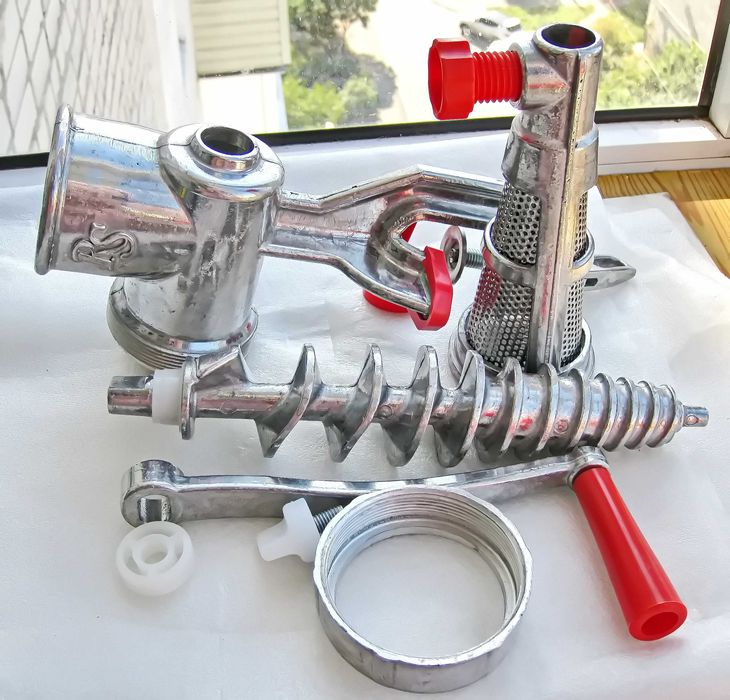 Соковыжималка  соковитискач  механічний ручний RS 170. Харків.