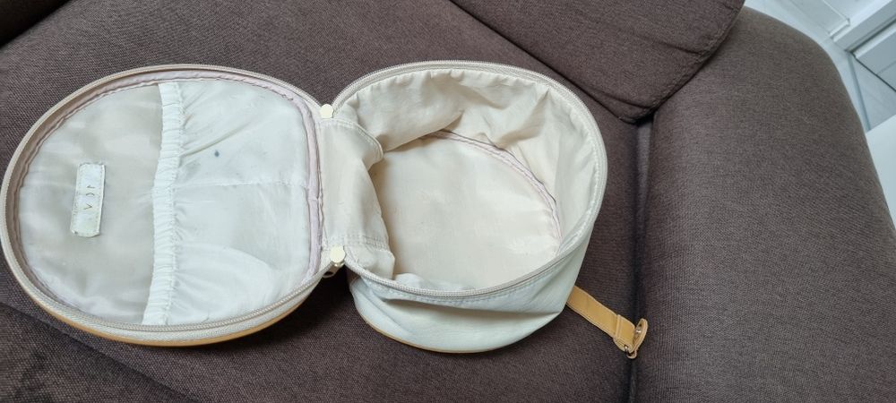 Kosmetyczka Avon pojemna podróżna tekstylna złota gratis