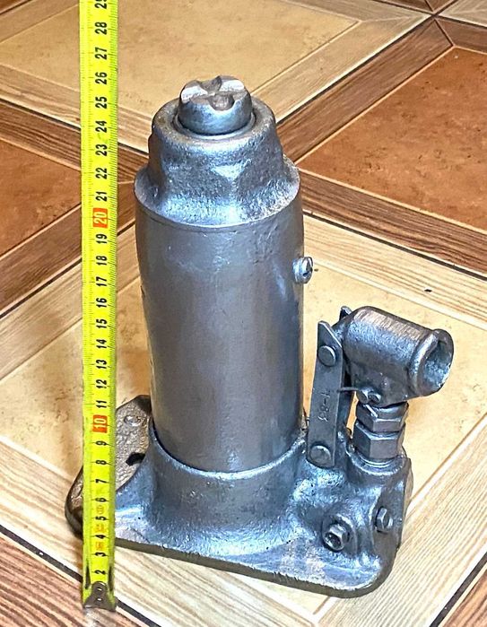 Домкрат гідравлічний / до 5 тонн.