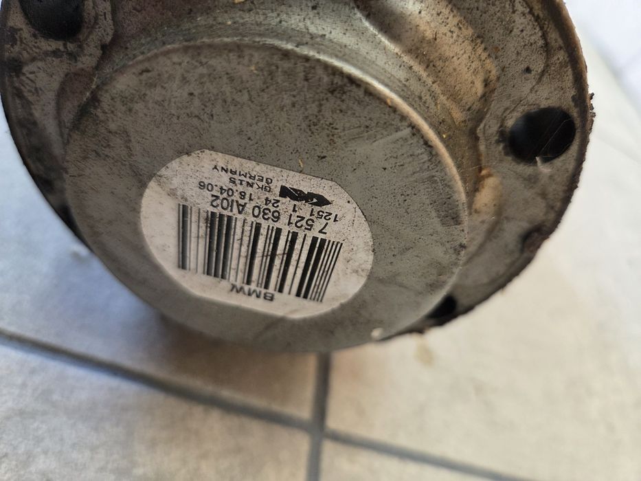 Półoś lewa tylna BMW E60 E61 530d duża głowa flansza 110mm lewy tył