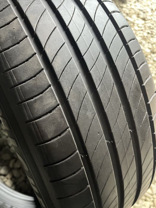 235/45 R20 2 шт. Michelin Primacy 4