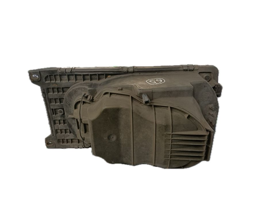 Ótica / farol direita MERCEDES-BENZ Três volumes (W123)