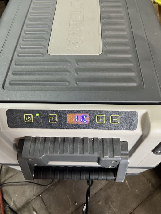 Sprzedam lodowke samochodową