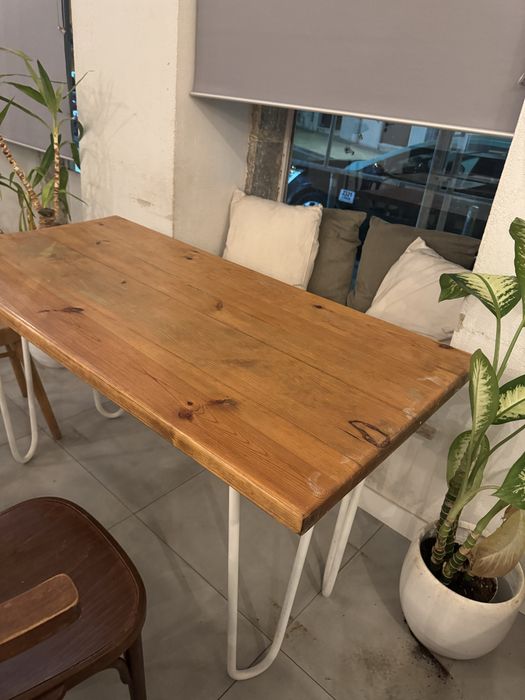 Mesa madeira e metal