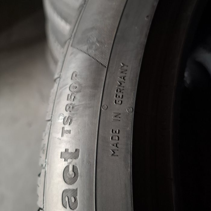 Шини в новому стані 255/40/21 -4 шт Continental WinterContact TS850P