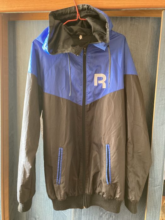 Ветровка в гарному стані