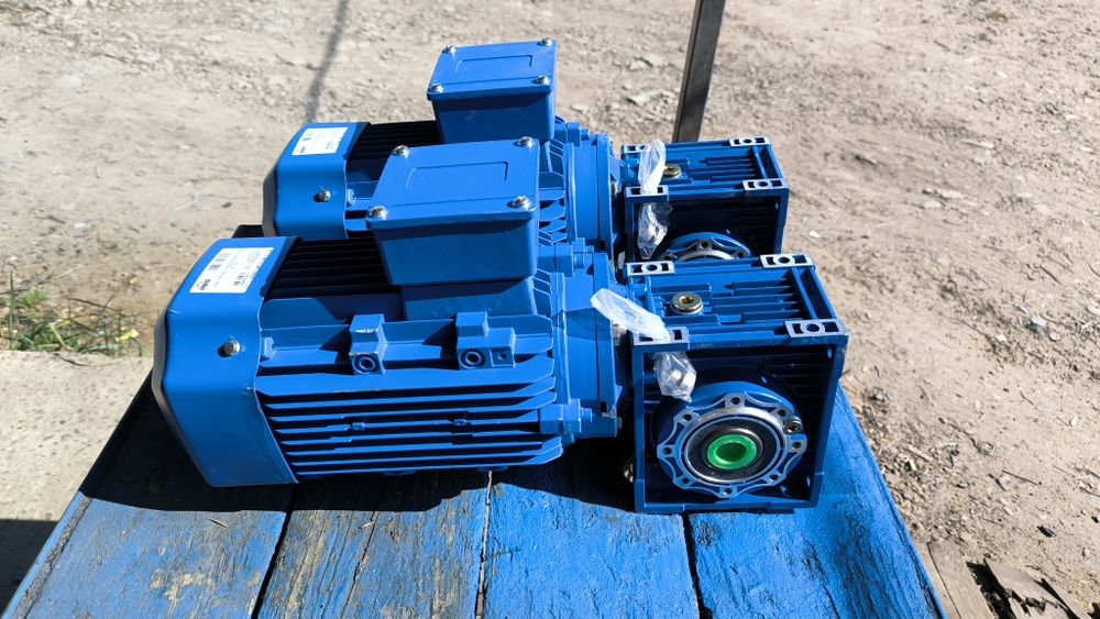 1,5 квт 50 об. Мотор редуктор НОВИЙ. Электродвигатель с редуктором