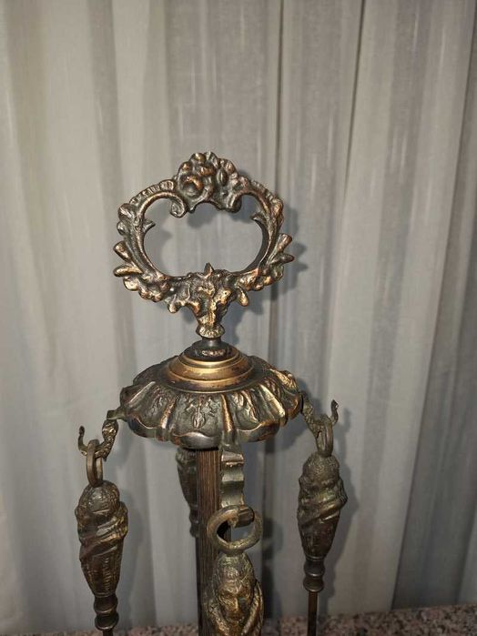 Utensílios em latão para lareira