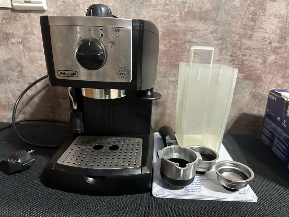 Кавоварка рожкова Delonghi EC155