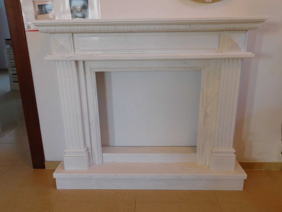 Portal kominkowy 15/1 biały marmur od ręki