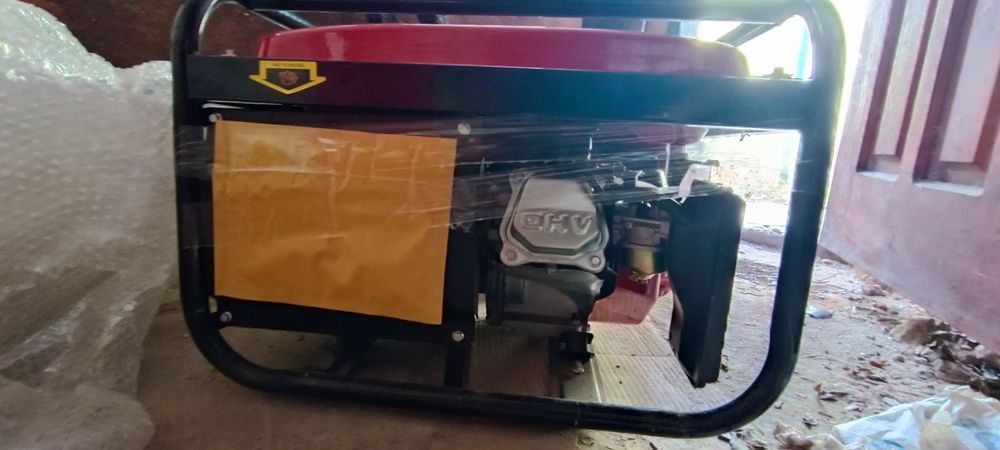 Генератор бензиновий 220-380В Генератор трьохфазний