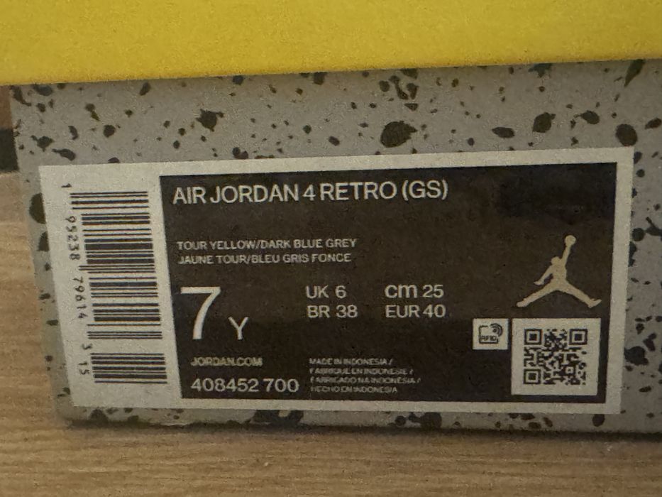 Air Jordan 4 Retro Lightning Yellow